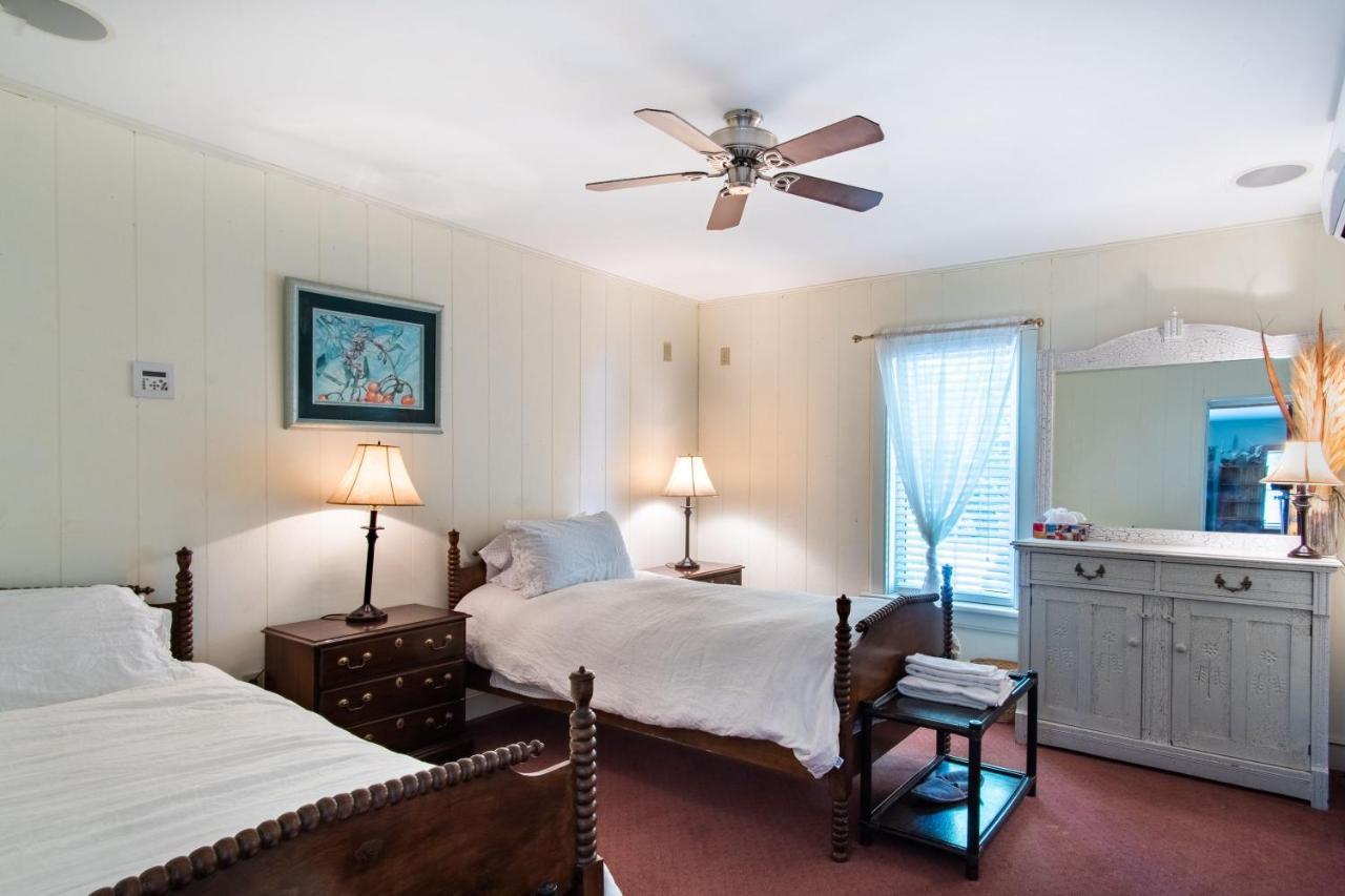 Emilyville Inn Campbellford Esterno foto
