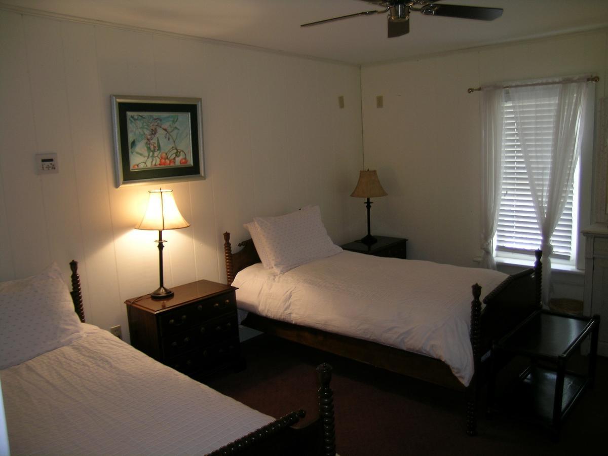 Emilyville Inn Campbellford Esterno foto
